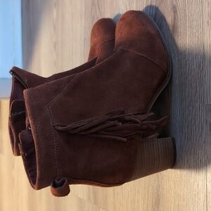 Toms Brown Fringe Boots